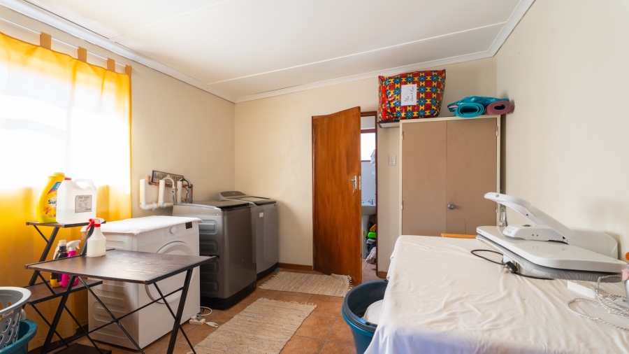 11 Bedroom Property for Sale in Robertson Western Cape